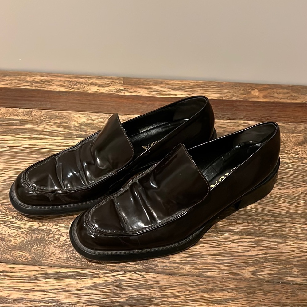 Prada Women’s Size 8 leather loafers brown